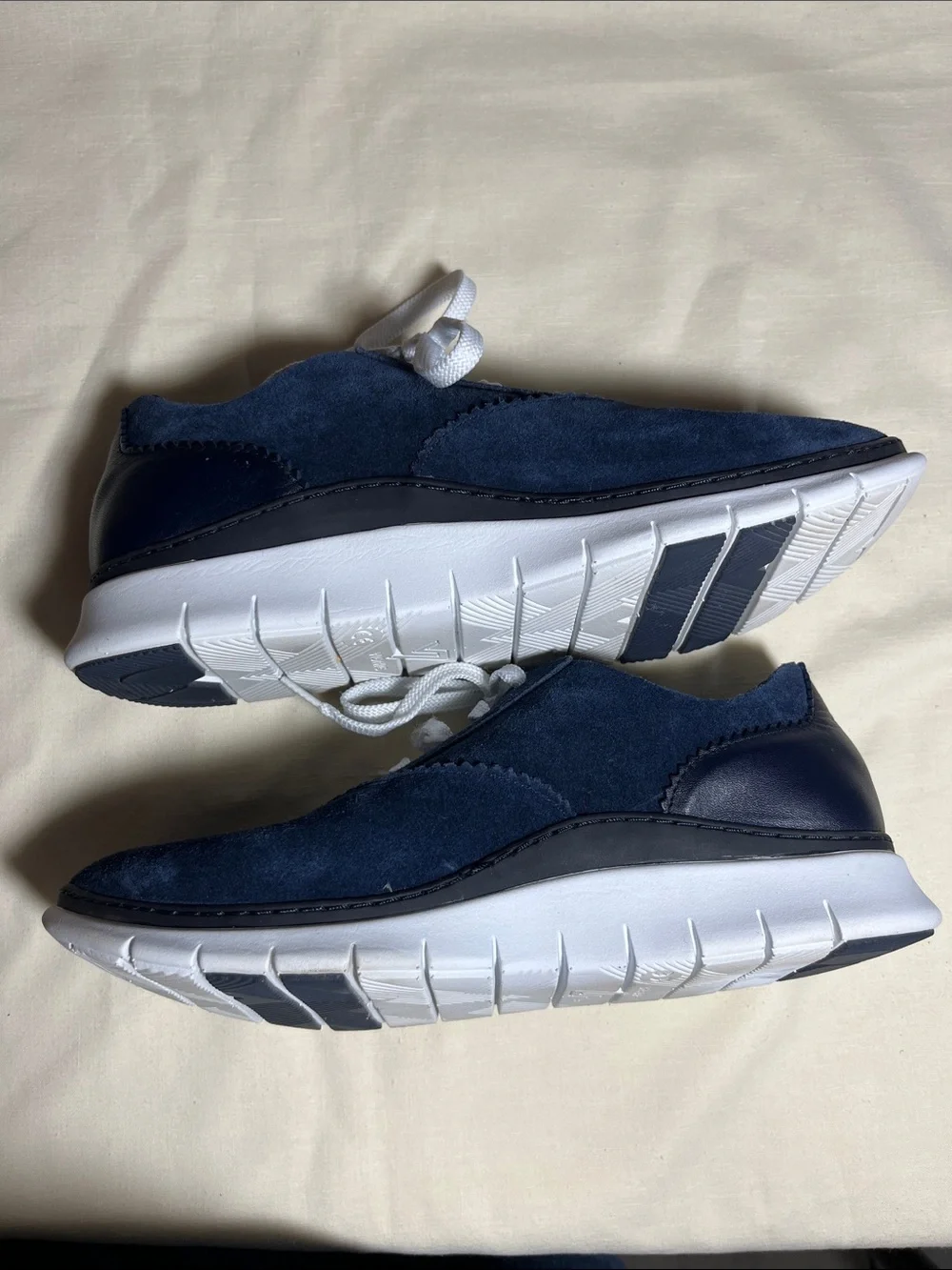 Vionic 355 Taylor Orthopedic Navy Suede Sneakers with White Laces